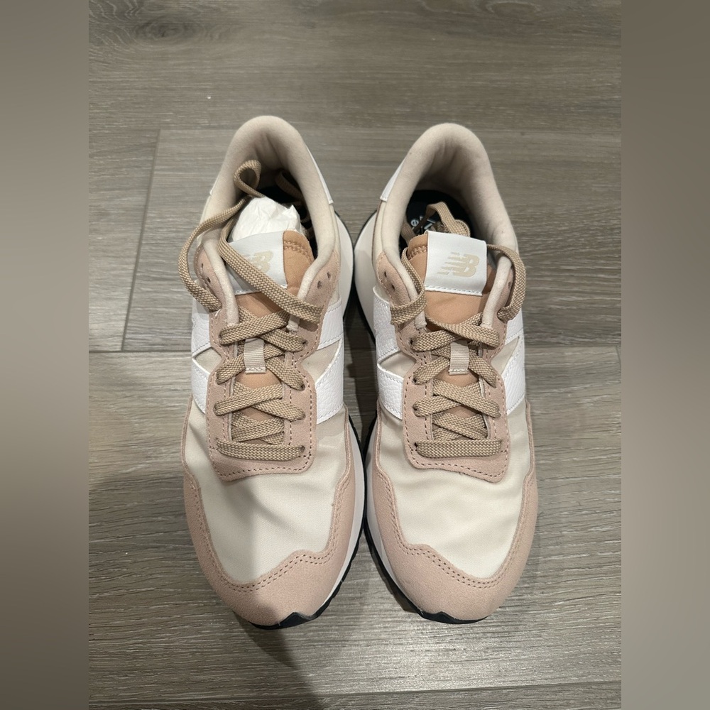 New Balance Tan and White 237 Sneakers Size 8.5